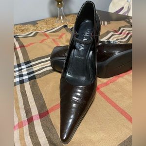 Used prada nice one inch heel
